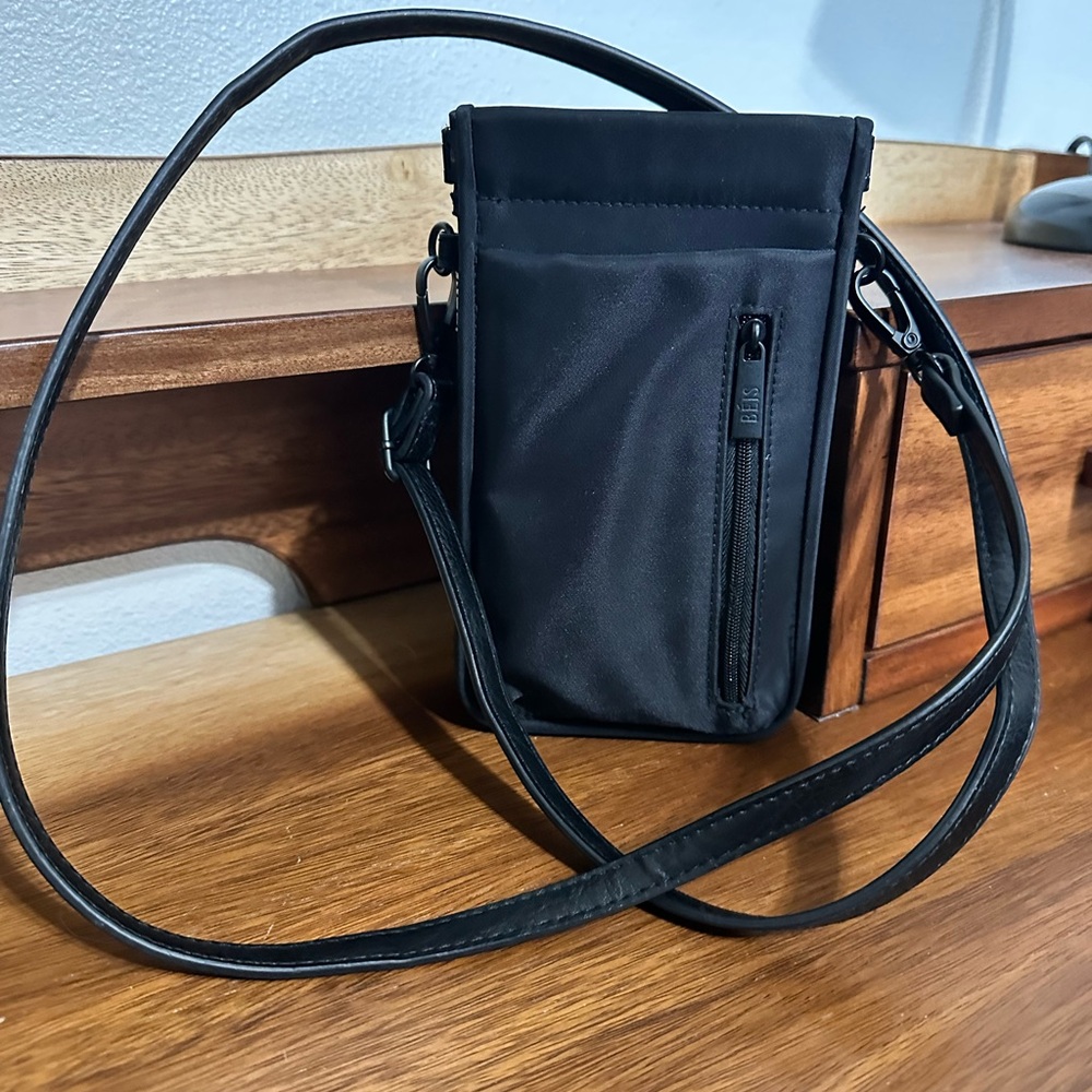 Beis The ID Crossbody in Black